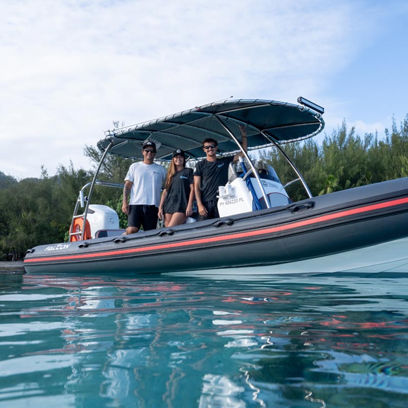 ninamu-oceanic-tour-boat-team